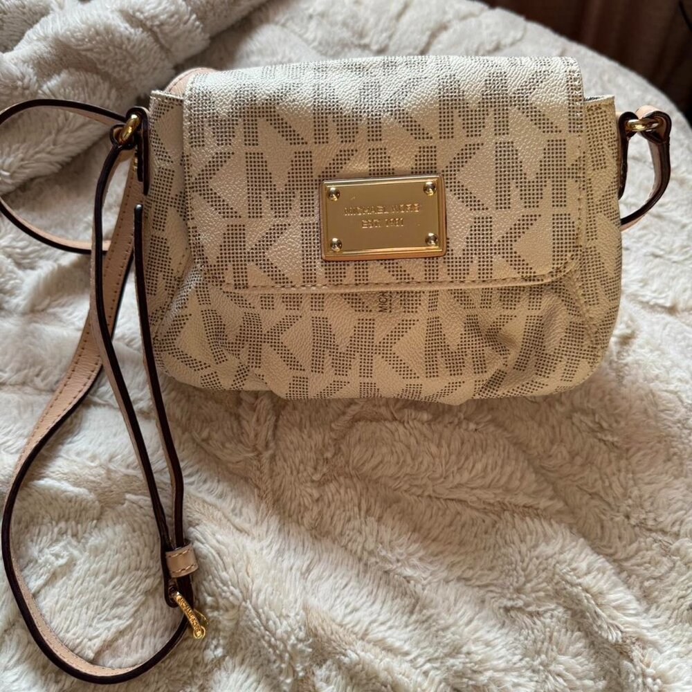 Michael Kors - Neutral White and Cream bag